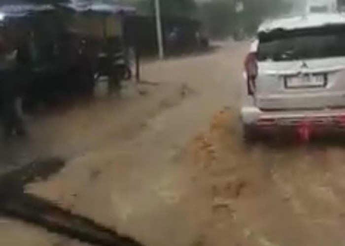  Jalan Raya Ajibarang - Tegal Banjir