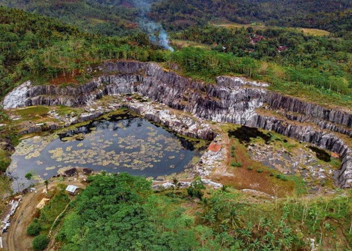 Petualangan Seru di Tampomas, Objek Wisata Batu Andesit Terbesar di Banjarnegara!