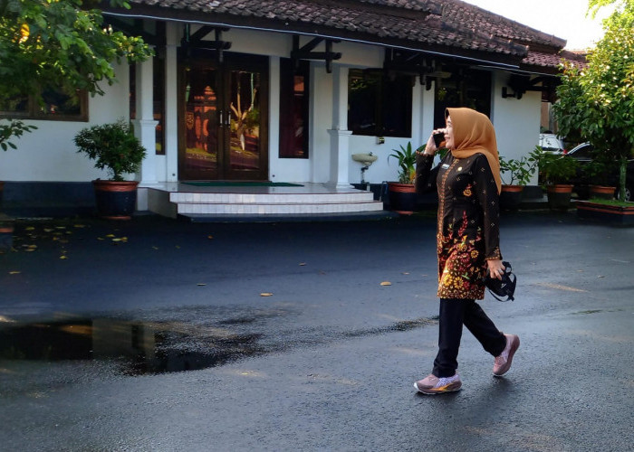 Belum Semua ASN Ubah Transportasi, Sekda Purbalingga Pilih Jalan Kaki ke Kantor