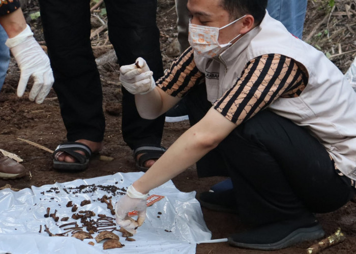 Ratakan Gundukan Tanah, Dua Pekerja di Purwokerto Temukan Tulang yang Diduga Kerangka Bayi 