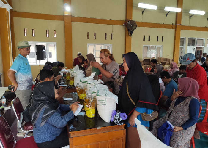 Kendalikan Inflasi, 1.301 Warga Kedungjati Bukateja Terima 26 Ton Beras dan 5 Ribu Liter Minyak Goreng