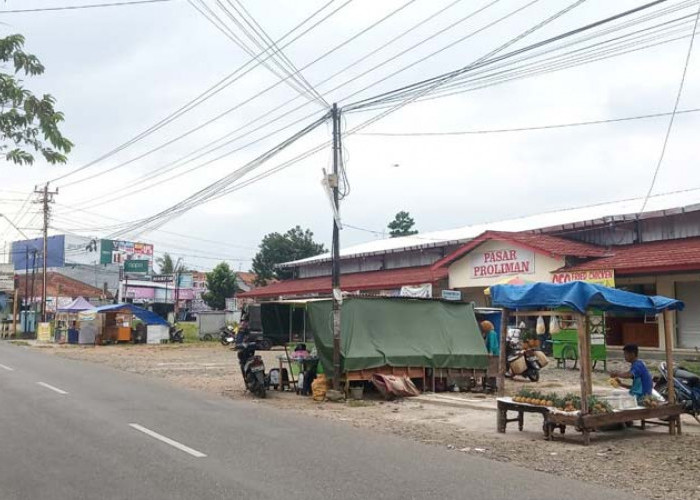 Bagian Belakang Pasar Proliman Belum Dimanfaatkan