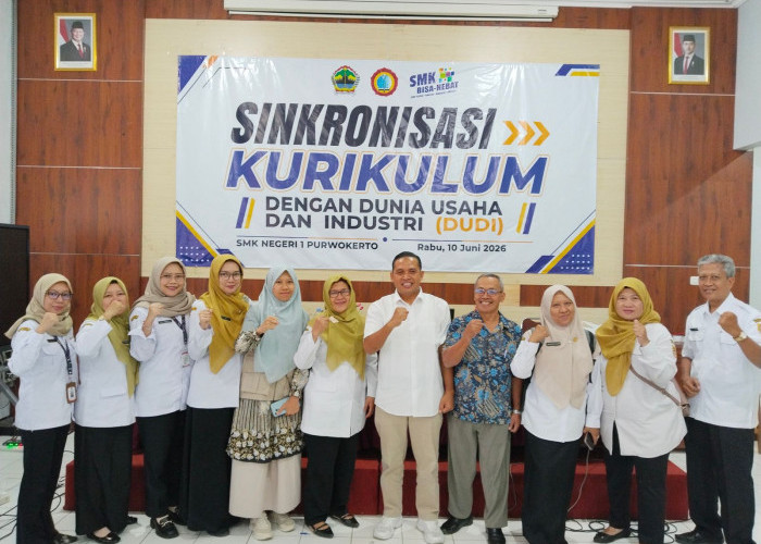 UT Purwokerto Berkontribusi Menyusun Kurikulum Berbasis Kebutuhan Industri di SMKN 1 Purwokerto