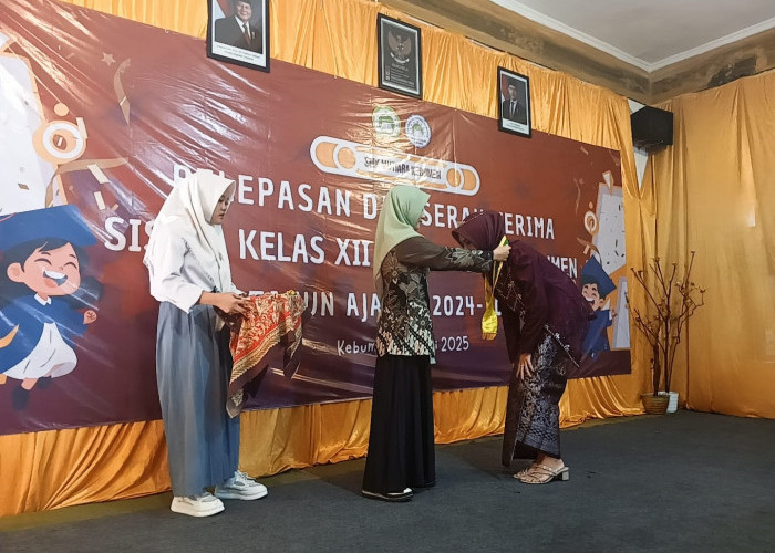 SMK Mutiara Kebumen Lepas 44 Siswa