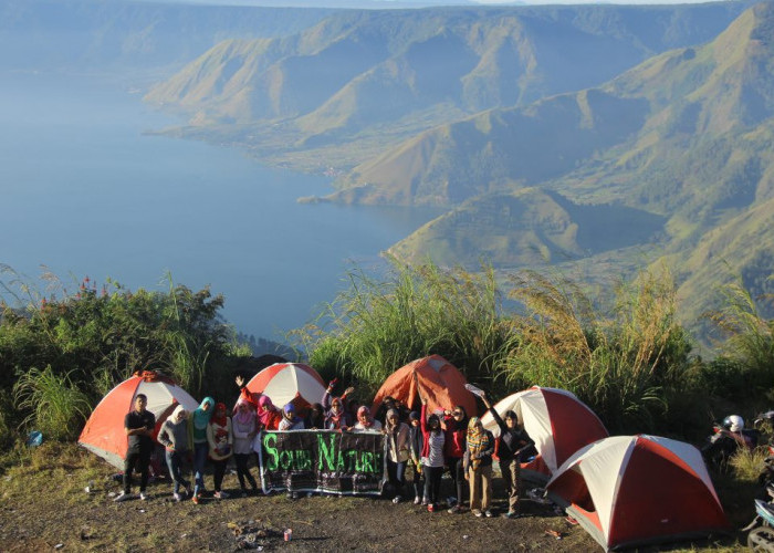 3 Destinasi Camping Terbaik di Indonesia, Sangat Indah!