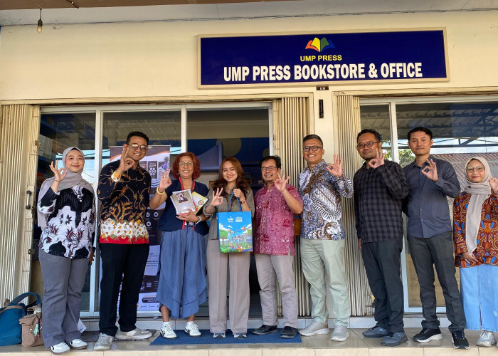 Perkuat Khazanah Literasi Regional, Tim KITLV-Jakarta Sambangi UMP Press dan Jajaki Kolaborasi Publikasi