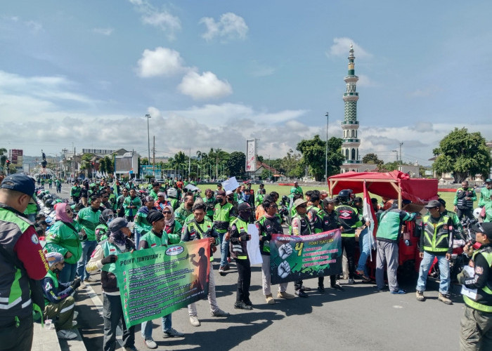 Ratusan Driver Ojol Cilacap Gelar Aksi Damai dan Sampaikan Delapan Tuntutan