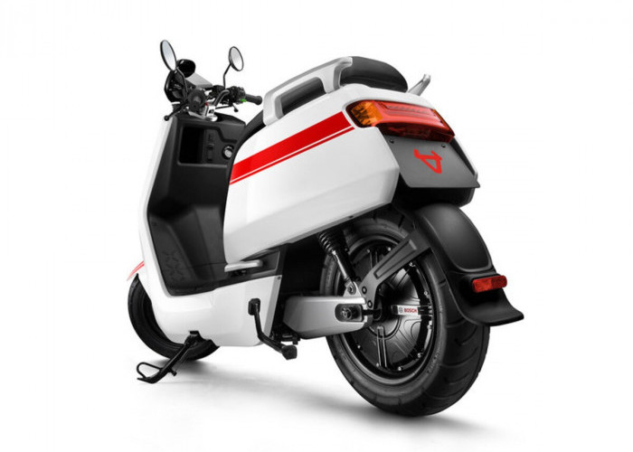 NIU NQi GT Pro: Motor Listrik Canggih dengan Fast Charging Super Cepat