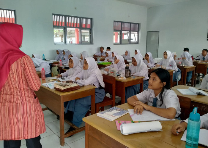 Sarana Prasarana Kelas Jauh SMA Negeri 1 Ajibarang di Cilongok, Banyumas, Minim