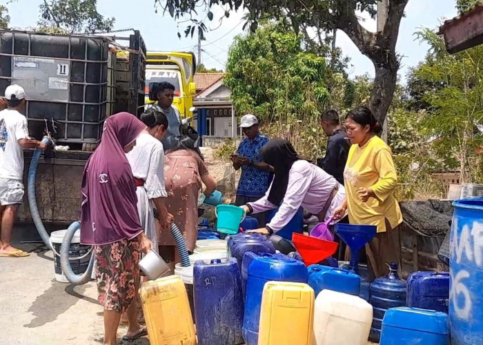 Kemarau Sejak Mei, Warga Kaliajir Banjarnegara Kini Bergantung pada Bantuan Air Bersih