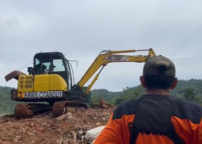 Update Longsor Majenang: Tiga Warga Ditemukan Meninggal, Puluhan Masih Dicari