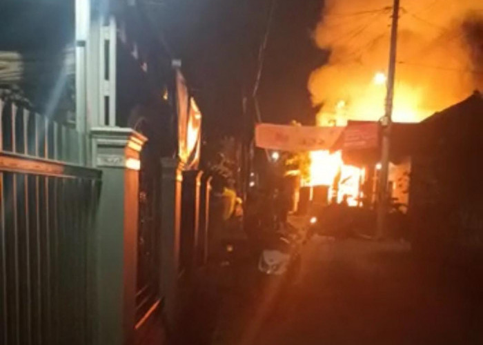 Kebakaran Gudang Sekam Padi di Tunjung Jatilawang Dini Hari Tadi, Kerugian Capai Rp 50 Juta 