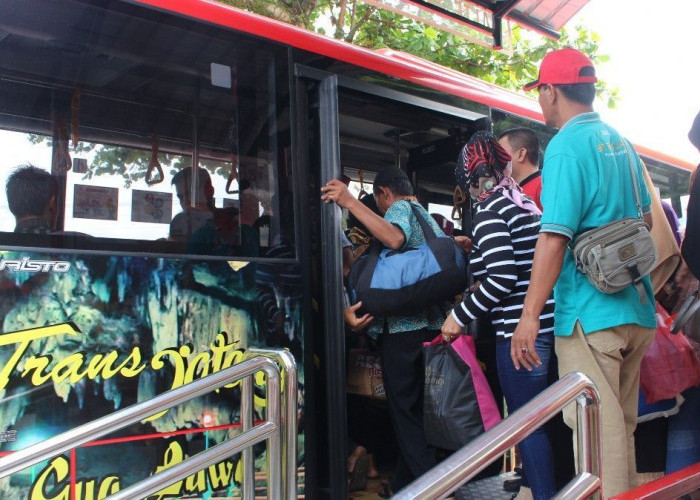 Libur Akhir Tahun, Penumpang Trans Jateng Bertambah