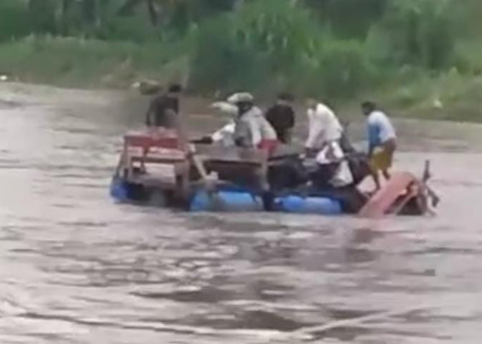 Seling Penahan Perahu Jembatan Penyeberangan Sindang-Banjaran Putus, Warga Hampir Hanyut 