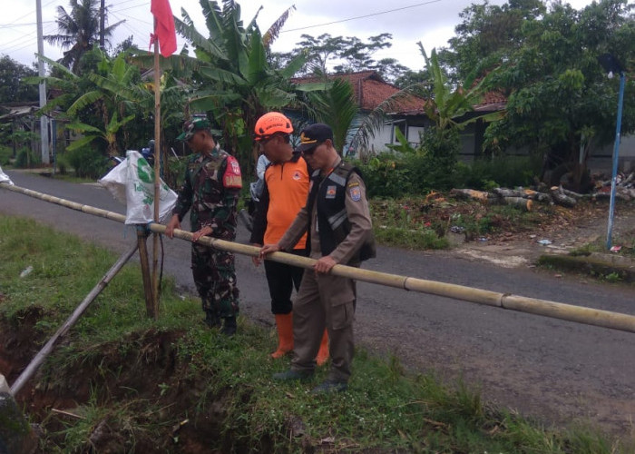 Talud Longsor di Kedawung, Jalur Penghubung Antar-Desa Terancam Terputus