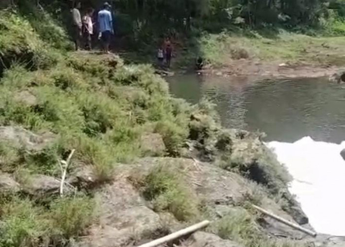 Polisi Selidiki Dugaan Pencemaran Sungai di Mrebet, DLH Tunggu Hasil Uji Laboratorium
