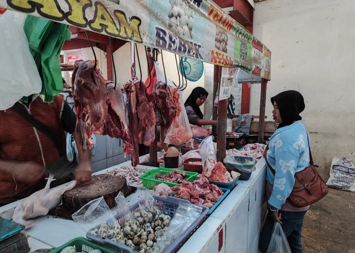 Pasca Lebaran, Harga Daging Sapi di Pasar Bukateja Purbalingga Masih Rp155 Ribu per Kg