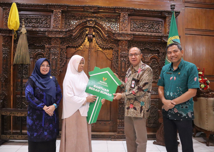 Bupati Banyumas Serahkan 29 Rumah Layak Huni, Kolaborasi Baznas Berantas Kemiskinan