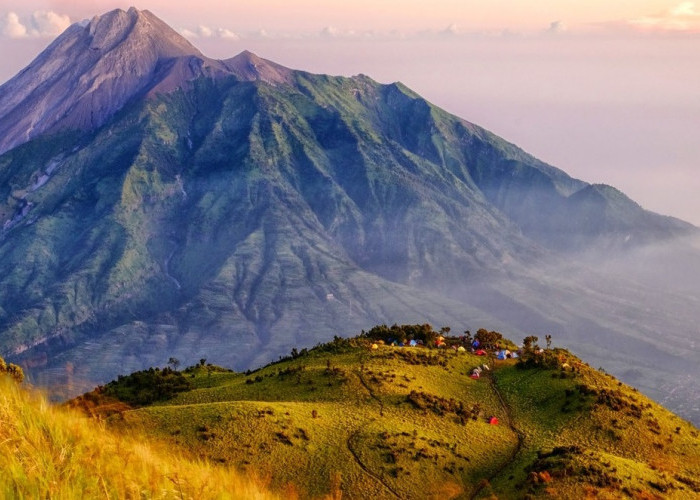 10 Rekomendasi Gunung di Jawa Tengah Bagi Kamu yang Hobi Mendaki