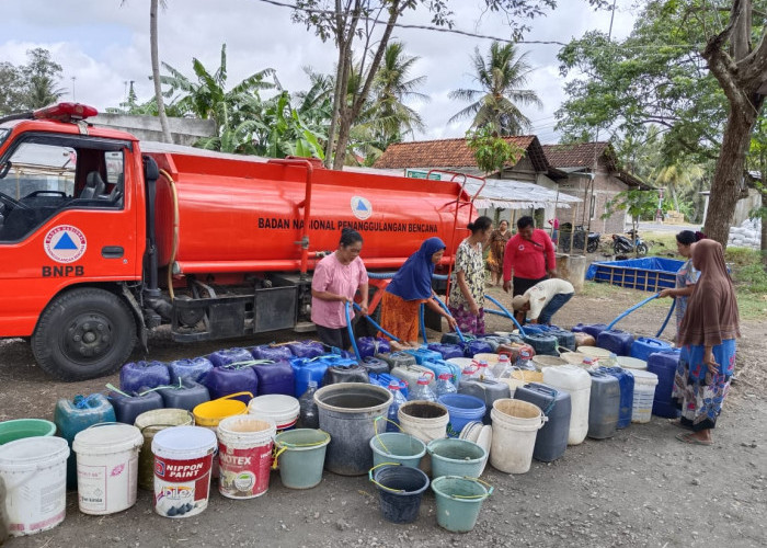 Dampak Kemarau Panjang di Kabupaten Cilacap, Permintaan Bantuan Air Bersih Hampir Tembus 1 Juta Liter