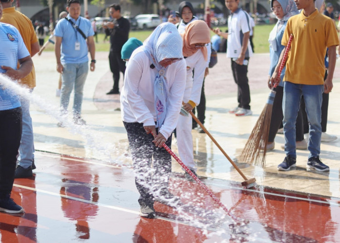 Bupati Ajak Warga Jaga Kebersihan Alun-alun
