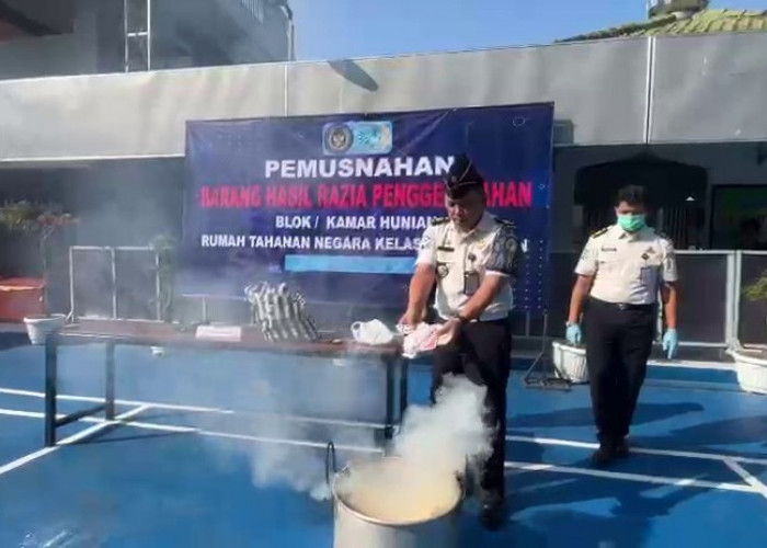 Rutan Kebumen Musnahkan Barang Terlarang