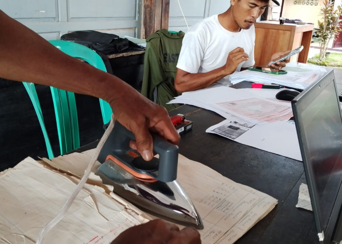 Dokumen Lawas Berusia 75 Tahun Disetrika, Demi Pemetaan Tanah Akurat di Banyumas