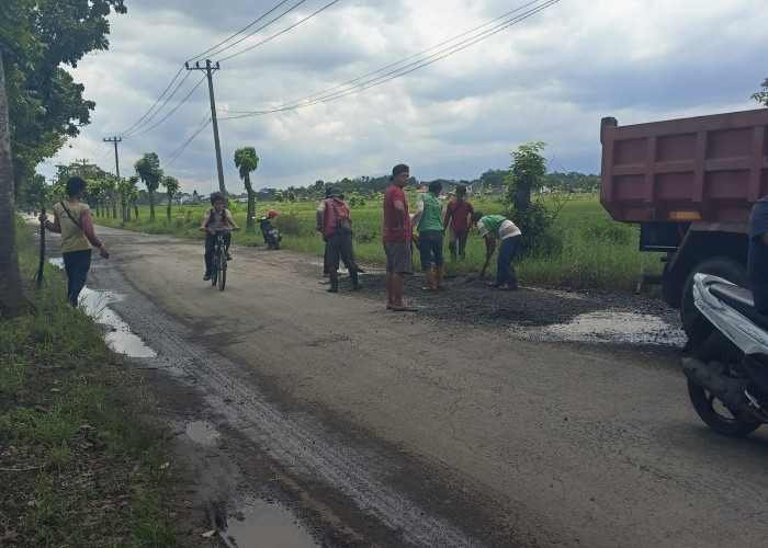 Ruas Jalan Grecol-Kalimanah Wetan Akhirnya Ditambal, Ini Kondisi Terbaru