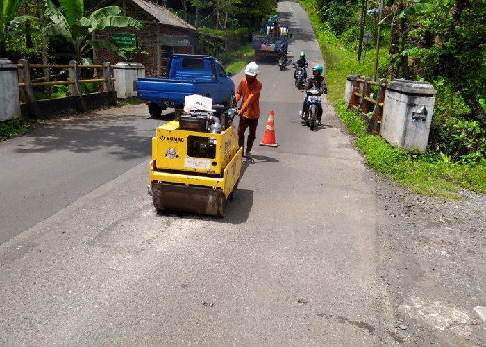 1,5 Ton Aspal Buton Habis di UPTD PU Wilayah Sumpiuh
