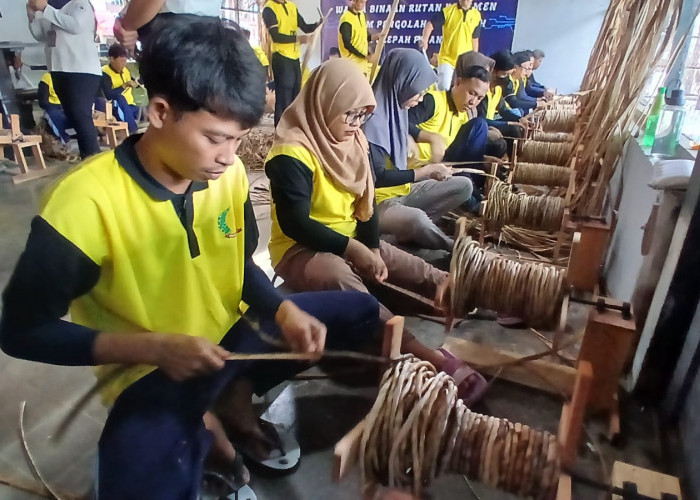 Warga Binaan Rutan Kebumen Buka Peluang Ekonomi, Kerajinan Pelepah Pisang Capai 3 Ton Perbulan