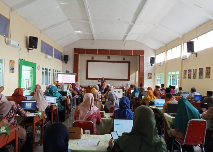 Guru Madrasah Banyumas Ikuti Pendampingan UKKJ, Kemenag Siapkan 200 Guru Hadapi Uji Kompetensi