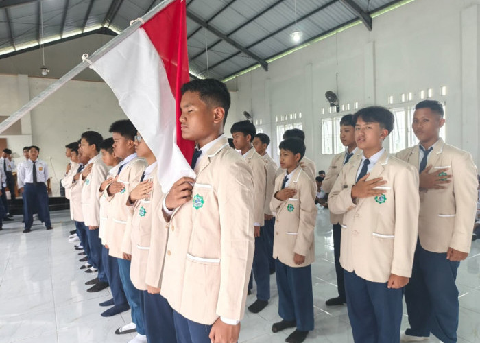 60 Siswa Resmi Dilantik Jadi Pengurus BEST SMPIT Harapan Ummat 2026–2027