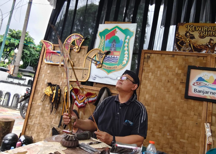 Menjaga Denting Tatah di Tengah Sepi Pengrajin Wayang Banjarnegara