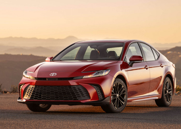 Toyota Camry 2025 Resmi Hadir! Ini Alasan Kenapa Kamu Harus Memilikinya