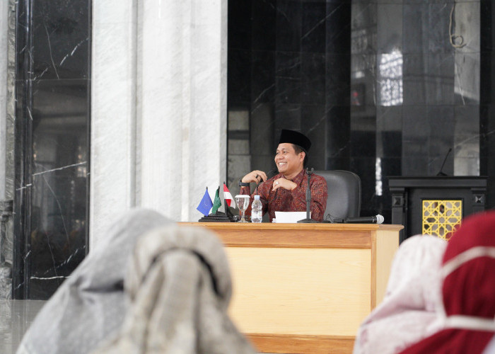 Di Masjid At-Tajdiid Rektor UMP Sampaikan Tujuh Karakter Perempuan Berkemajuan