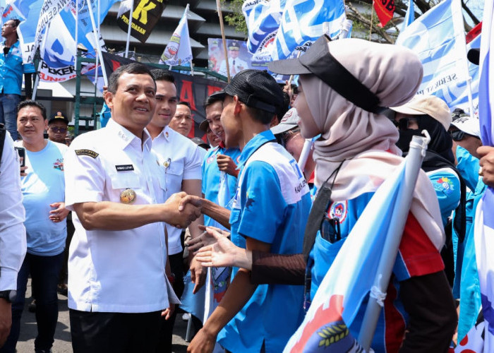 Gubernur Ahmad Luthfi Tetapkan UMP Jawa Tengah 2026 Sebesar Rp 2.327.386