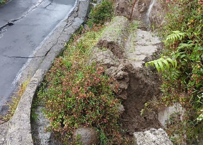 Tanah Longsor di Desa Panusupan, Dua Dusun Terisolir 