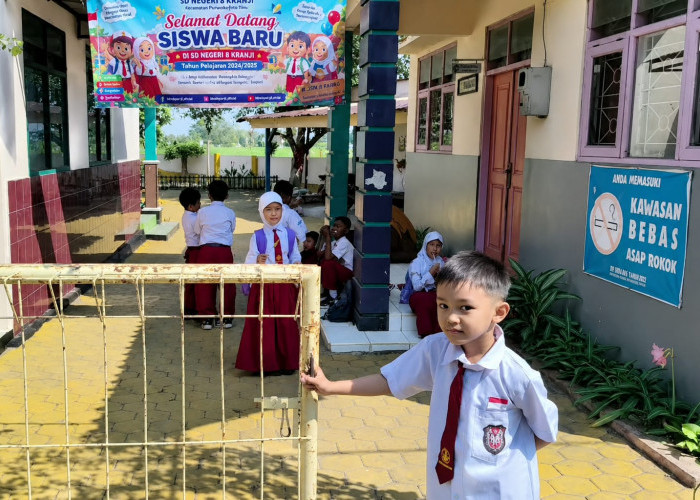 SDN 8 Kranji Sambut Tiga Murid Baru, Sebanyak 25 Kursi Kelas 1 Masih Kosong pada Hari Pertama Sekolah
