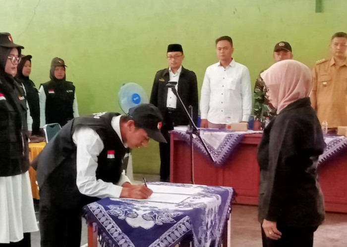 Pengawas TPS Pemilu di Cilacap Dilantik Secara Serentak