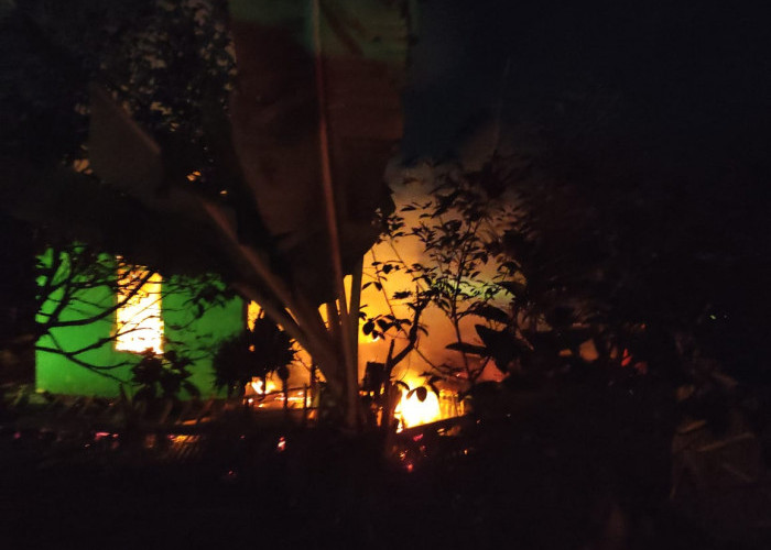 Kompor Meledak Saat Rebus Cilok, Rumah di Wangon Ludes Terbakar
