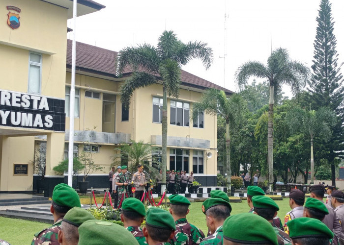 Siap Sukseskan Jalannya Pemilu, TNI Polri Apel Jam Pimpinan di Halaman Mapolresta Banyumas. 