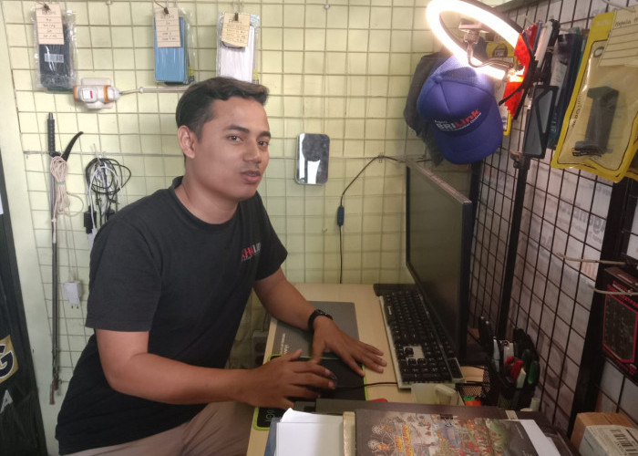 Kisah Agus Setiawan Menghadapi Minimnya Lahan Pekerjaan  - Sebidang Meja, Jadi Peluang Usaha 