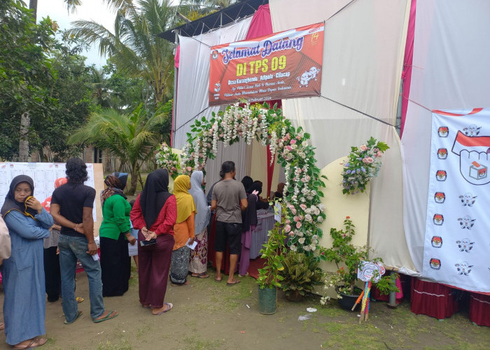 TPS di Desa Karangbenda Cilacap Didesain Layaknya Tempat Hajatan Pernikahan 