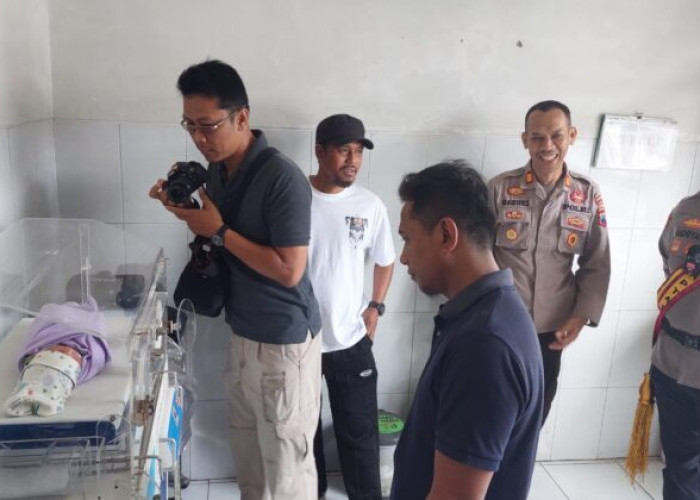 Bayi Laki-Laki Ditemukan di Depan Rumah Warga Sumbang