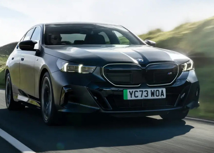 Ini Dia! Mobil BMW i5 Berikan Spesifikasi Tangguh Di Segmen EV