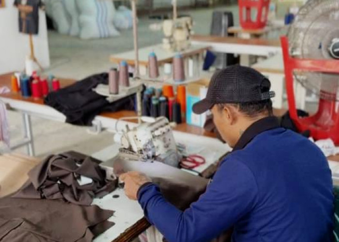Warga Binaan Lapas Nirbaya Berhasil Produksi Celana Kargo