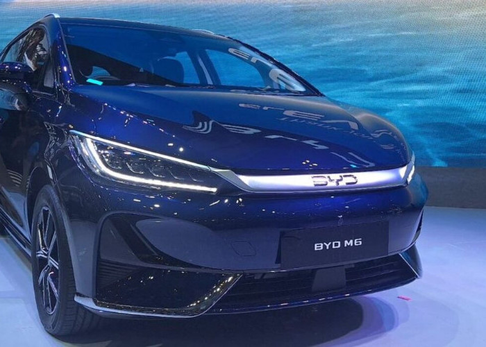 Ternyata ini Perbedaan Spesifikasi dan Harga Mobil Listrik BYD M6 vs Aletra L8 , Mana Lebih Baik?