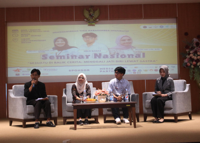 Seminar Bulan Bahasa 2025 Resmi Dibuka, Angkat Tema “Sesuatu di Balik Cerita: Menggali Jati Diri Lewat Sastra”