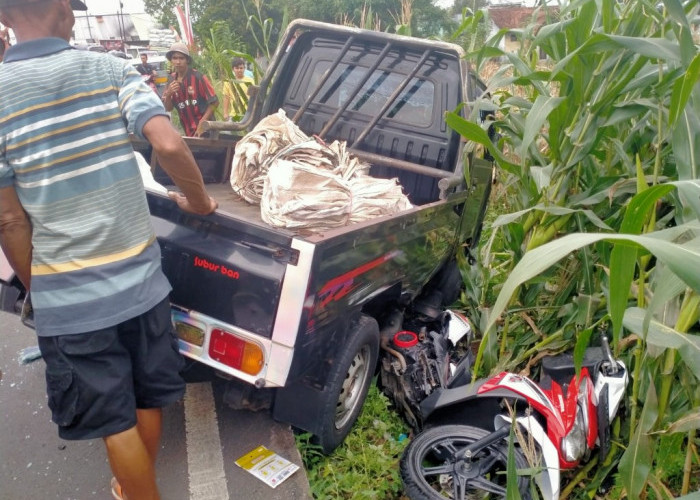 Pikap Tabrak Sepeda Motor di Kertanegara Purbalingga, Dua Orang Dilarikan ke Rumah Sakit