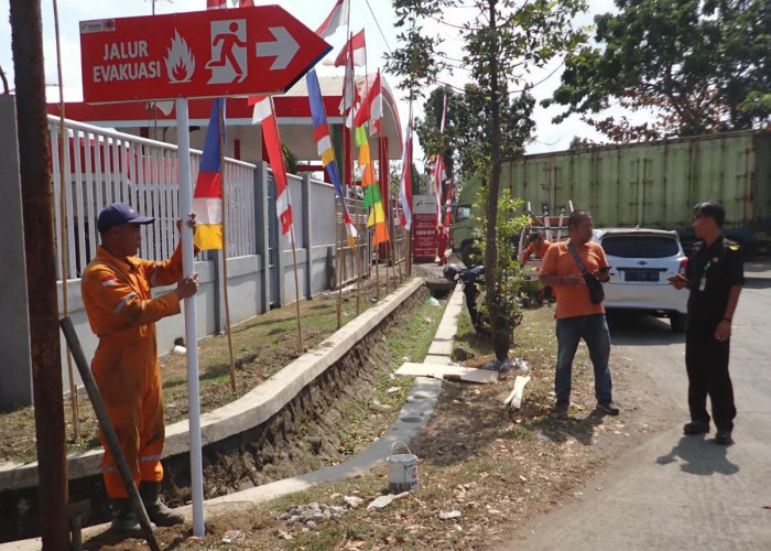 Kilang Pertamina Cilacap Pasang 71 Rambu Evakuasi di Kelurahan Tangguh Bencana Industri